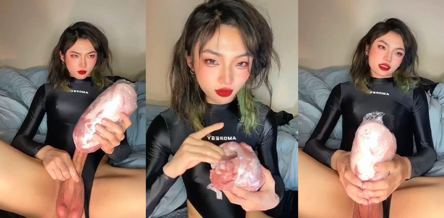 推特抽象男娘 小樱 玩猪肉飞机杯 保鲜膜裹猪肉撸鸡巴射精 猪肉飞机杯白浊横流