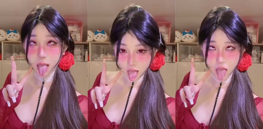 抖音网红椰椰小猫跳蛋自慰淫水狂喷！极品萝莉福利姬椰椰小猫制服诱惑 自慰喷水高潮连连反差拉满