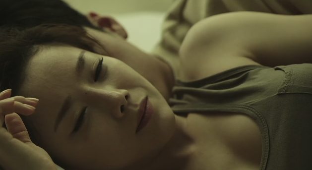 韩国三级片妈妈的职业，丰满熟母特殊职业秘密被儿子发现后被后入各种姿势猛干巨乳喷水高潮崩溃彻底沦陷