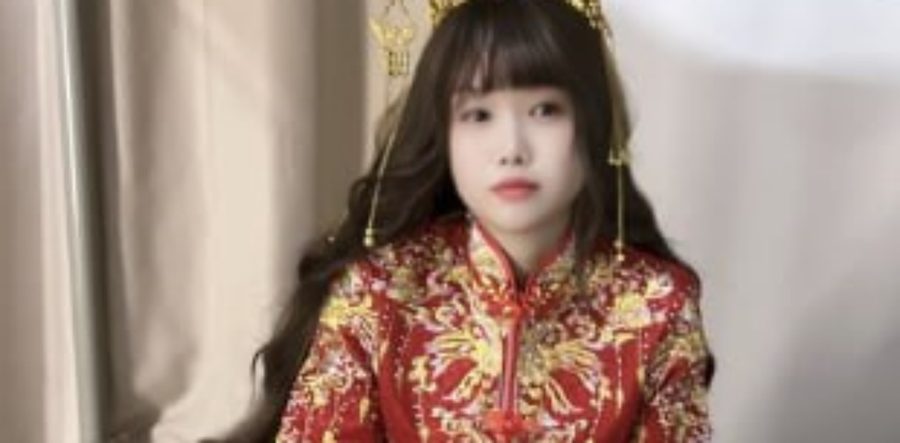 海角精选舅妈的爱情故事 秀禾服舅妈洞房被小舅操 电话查岗边干边潮吹