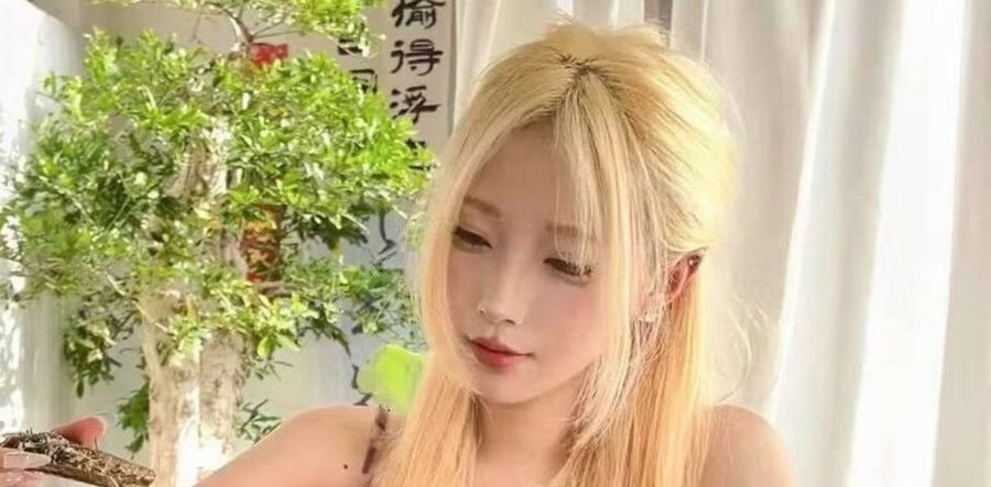 抖音山东潍坊高颜值反差母狗 孟子谦 私底下相当反差配合度相当高 穿着情趣内衣服侍炮友高潮